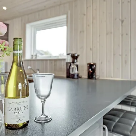 Mavis - 800m From The Sea By Interhome