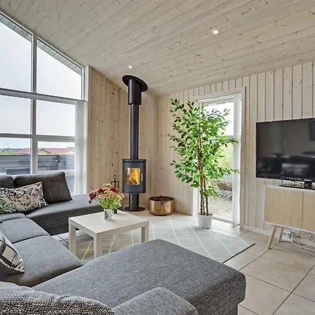 Mavis - 800m From The Sea By Interhome 度假居